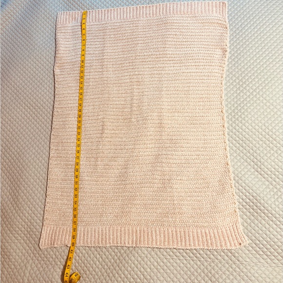 Pottery Barn Kids Crib Blanket. Cute pink and gold woven pattern. - Picture 3 of 6